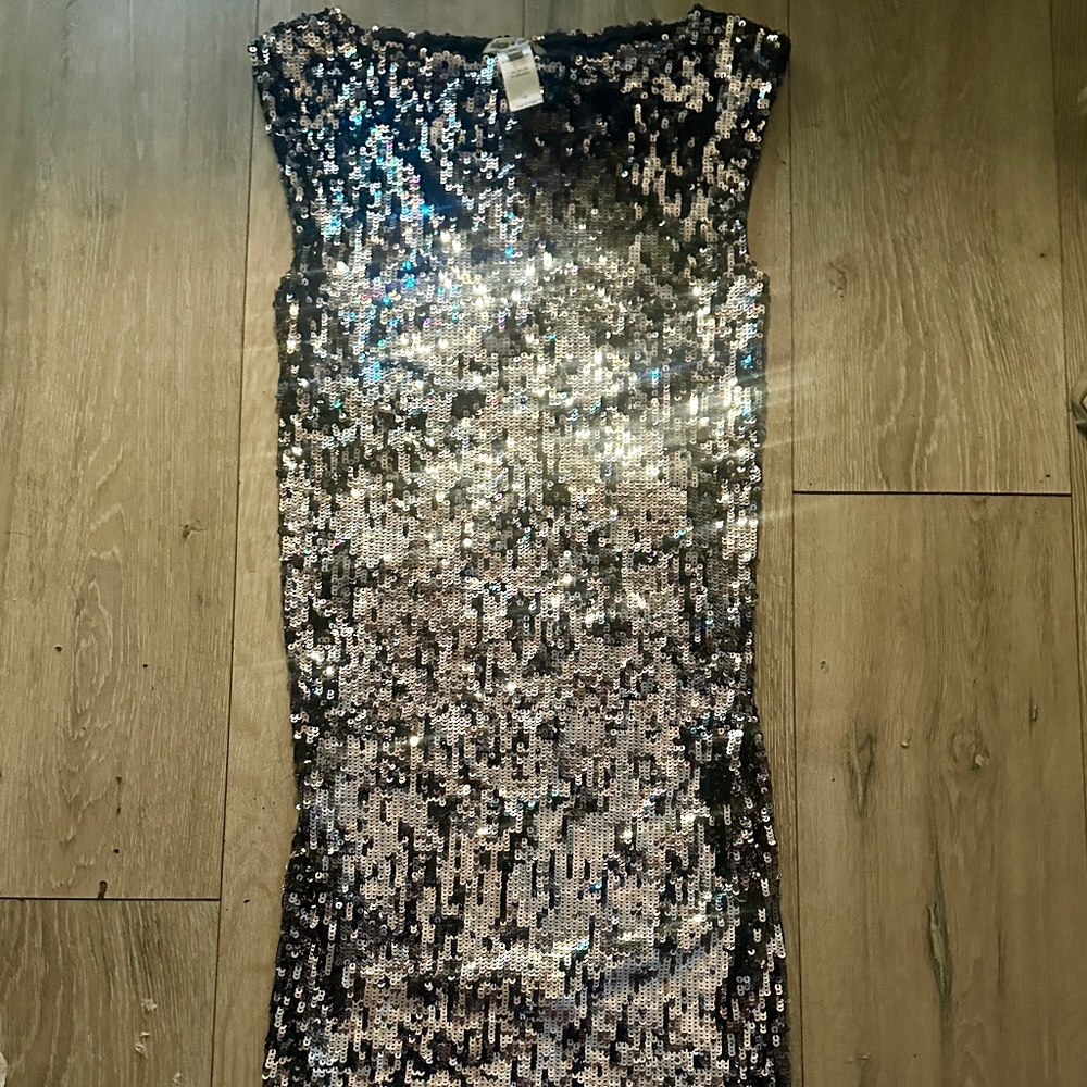 Alice + Olivia Silver Sequined Knee-Length Dress, XS